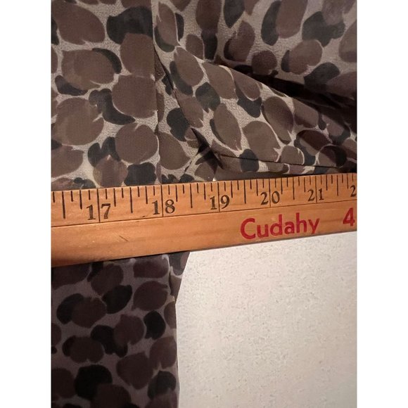 Banana Republic Cheetah Blouse Womens Medium 3/4 Sleeve Brown Print Career - Picture 4 of 9